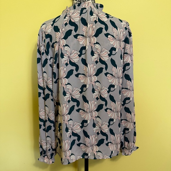 Ann Taylor long sleeve floral blouse - Picture 3 of 4